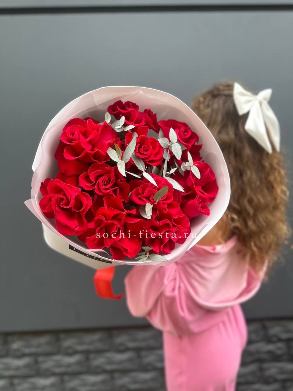 Красные французские розы — доставка цветов Долгопрудном