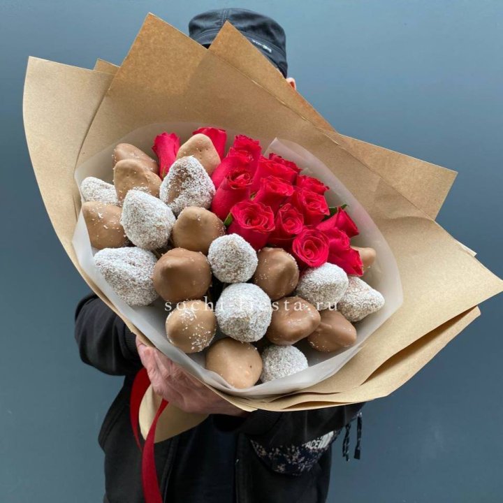 Розы и клубника в шоколаде Мерси в Долгопрудном