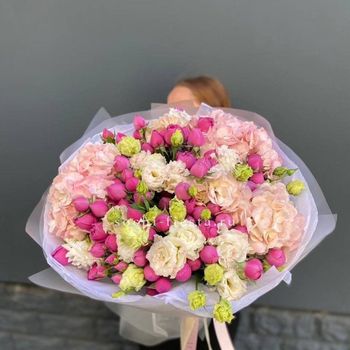  Букет  гортензий и Мисти с доставкой в Долгопрудном