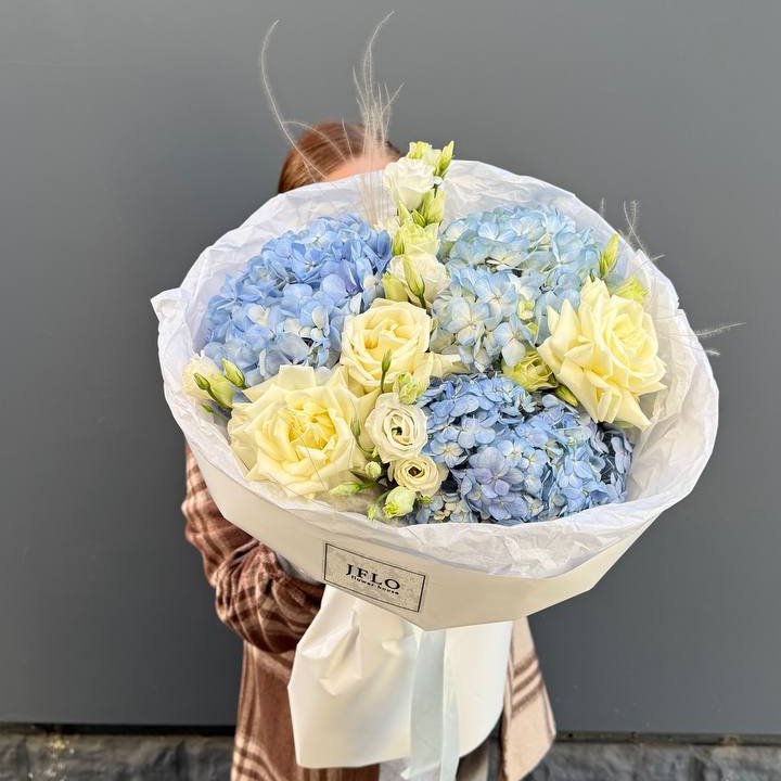 Букет "Глубина глаз" с доставкой в Долгопрудном