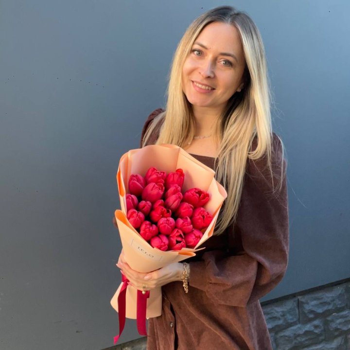  19 красных тюльпанов в Долгопрудном