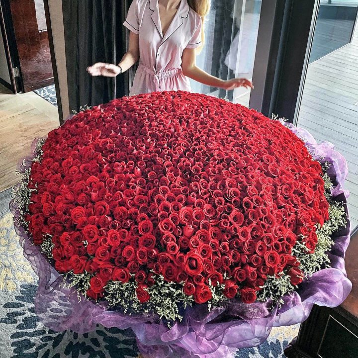 1001 роза в Долгопрудном