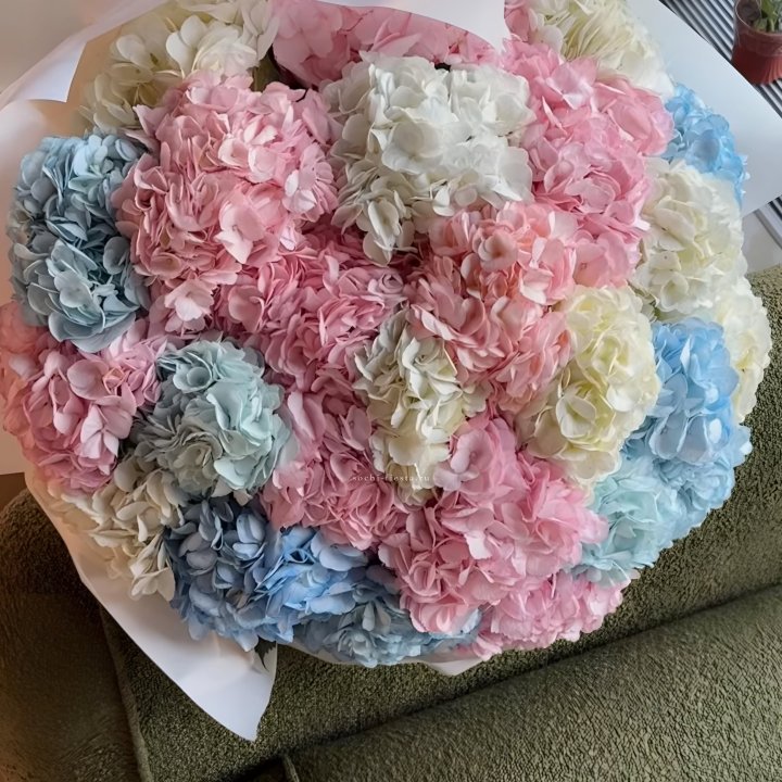 Букет гортензий микс в Долгопрудном