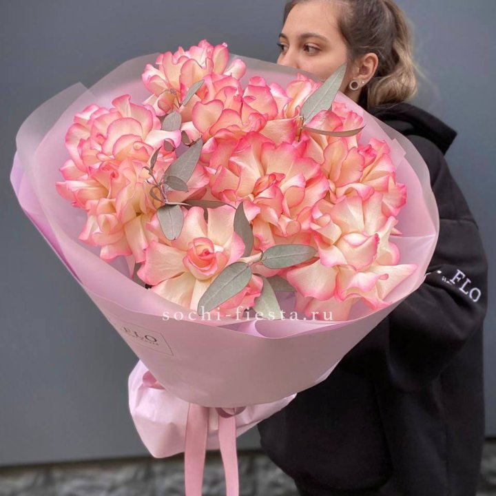 9 французских роз Джумилия в Долгопрудном