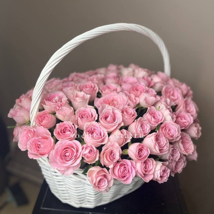 101 розовая роза в корзине в Долгопрудном