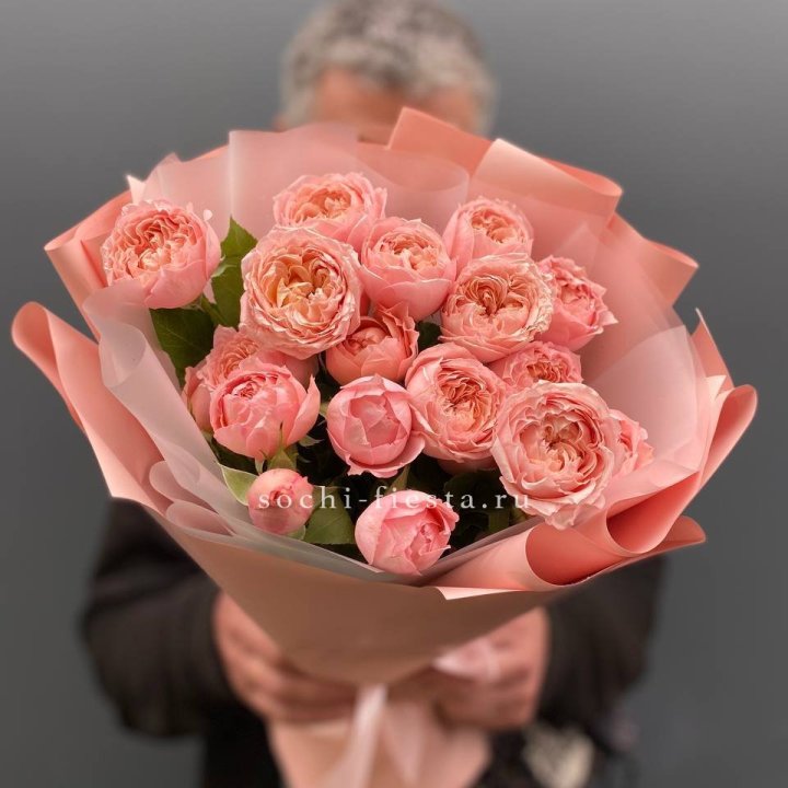 Букет комплимент из кустовых роз Джульетта в Долгопрудном