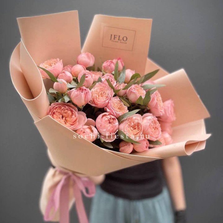 Букет из 9 кустовых роз Джульетта в Долгопрудном