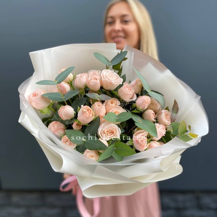 Букет кустовых роз "Фреш" с доставкой в Долгопрудном