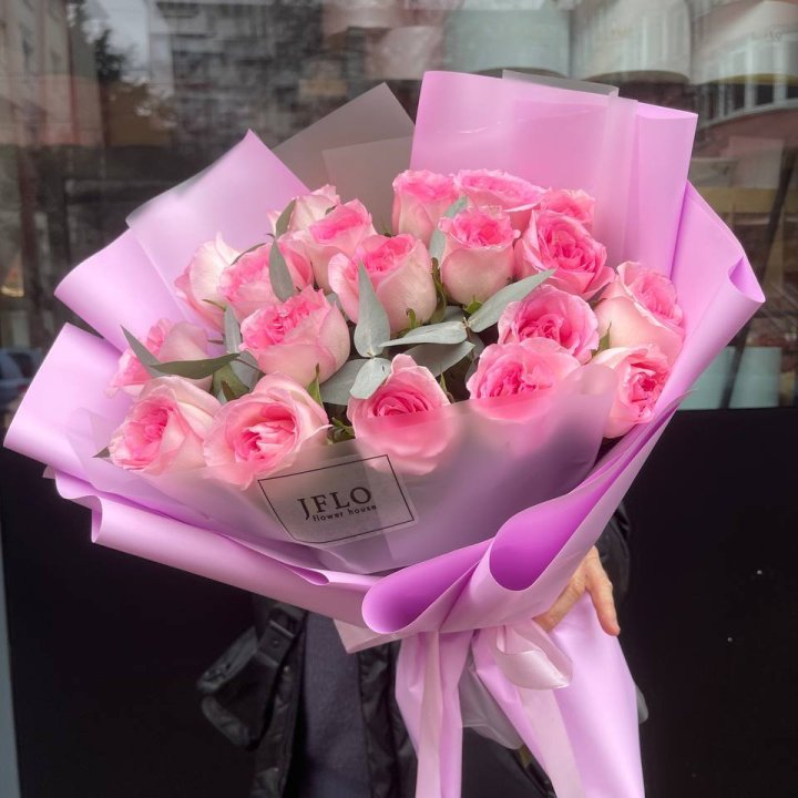  19 розовых роз в Долгопрудном