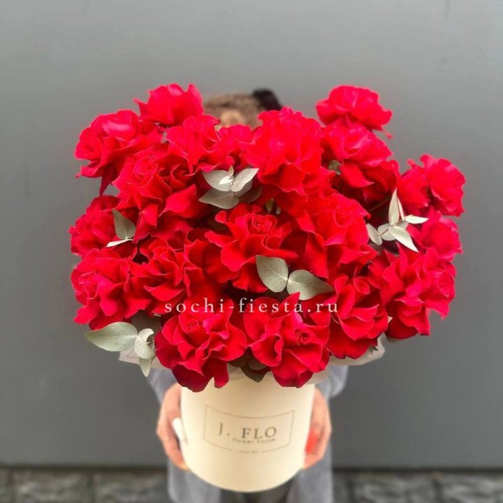 35 Французских роз в боксе в Долгопрудном