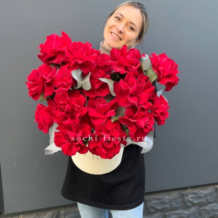 17 Французских роз в боксе в Долгопрудном