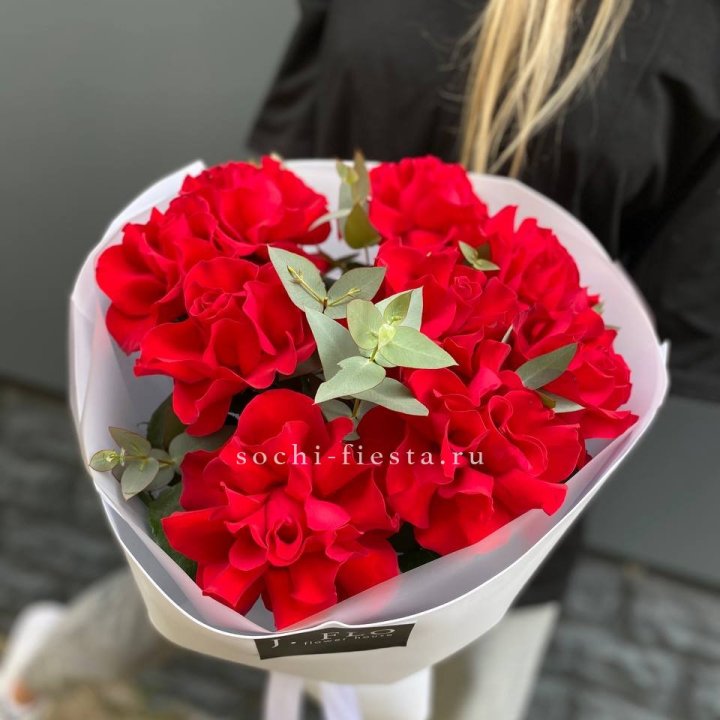 9 Красных французских роз с доставкой в Долгопрудном