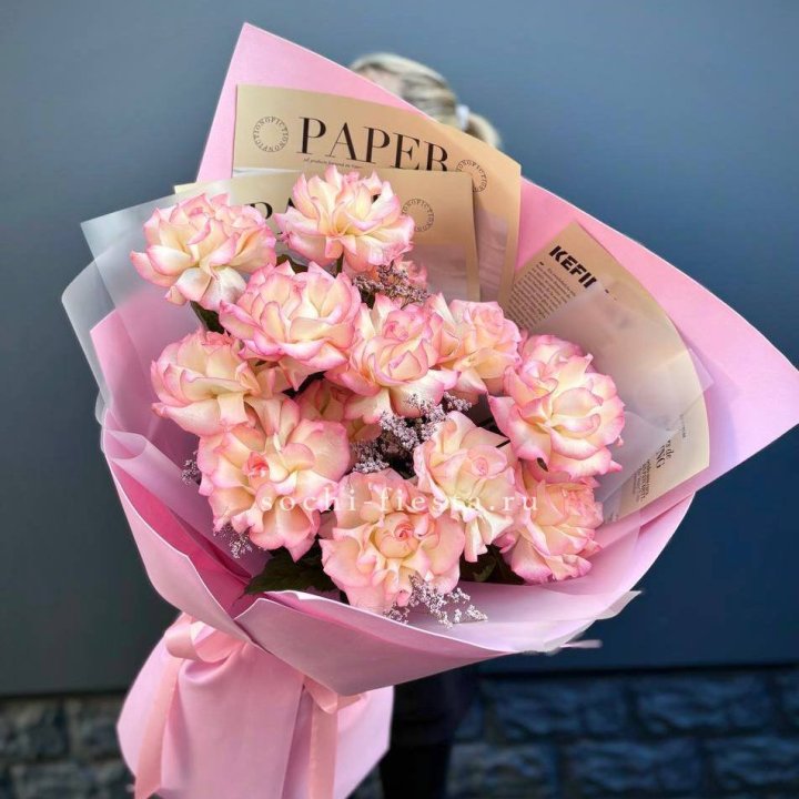 15 французских роз "Джумилия" с доставкой в Долгопрудном