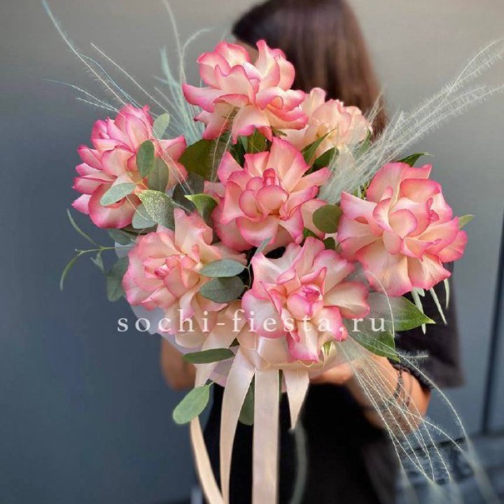 9 Французских роз Джумилия в боксе в Долгопрудном