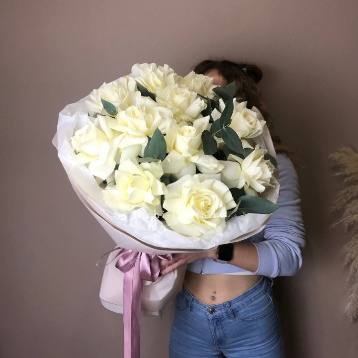 11 Белых французских роз "Вайт найс" с доставкой в Долгопрудном