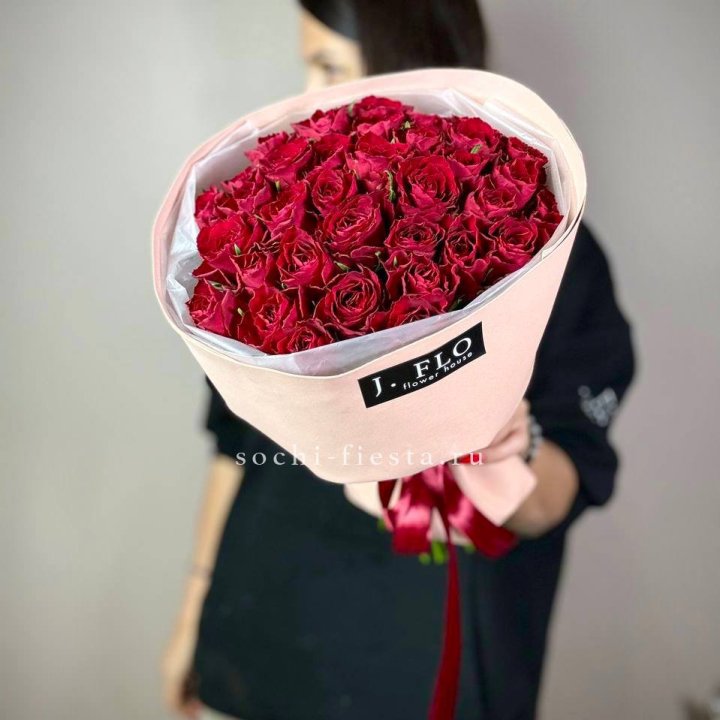 35 кенийских роз в Долгопрудном