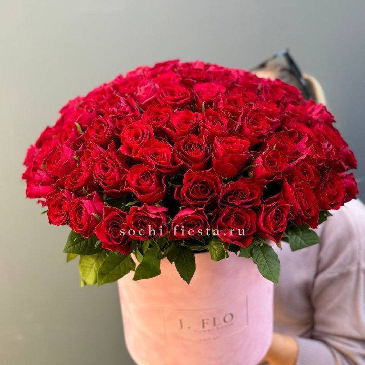 101 кенийская роза в цилиндре с доставкой в Долгопрудном