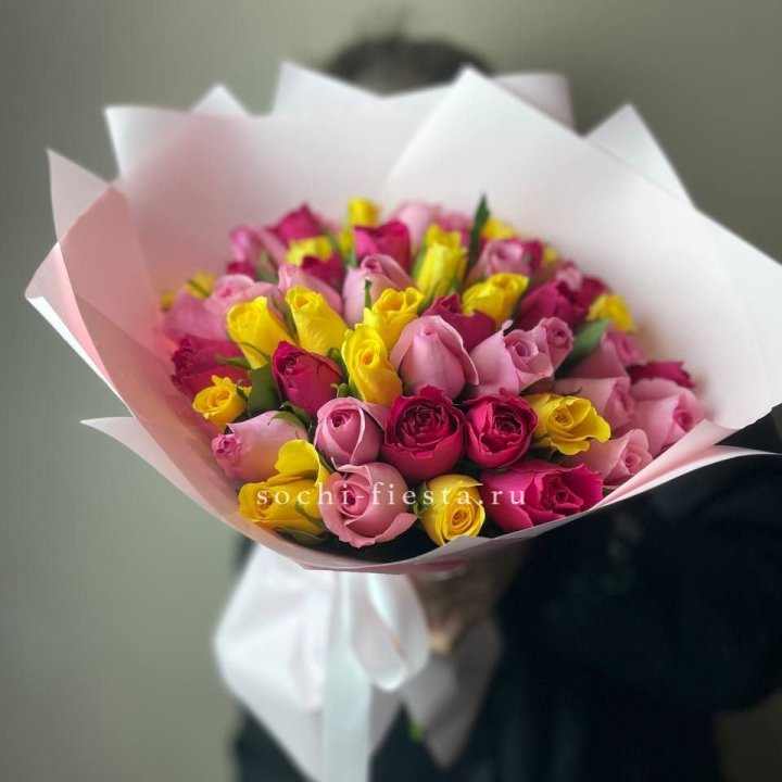 Букет из 51 розы Микс (Кения) в Долгопрудном