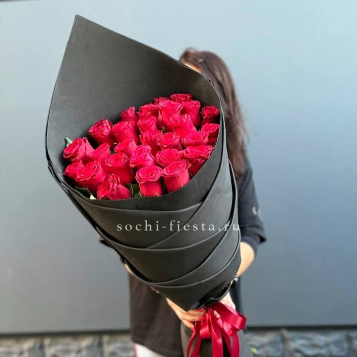 25 высоких красных роз с доставкой в Долгопрудном