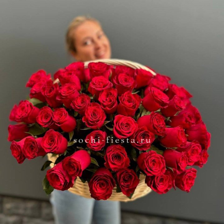 101 красная роза в корзине   в Долгопрудном