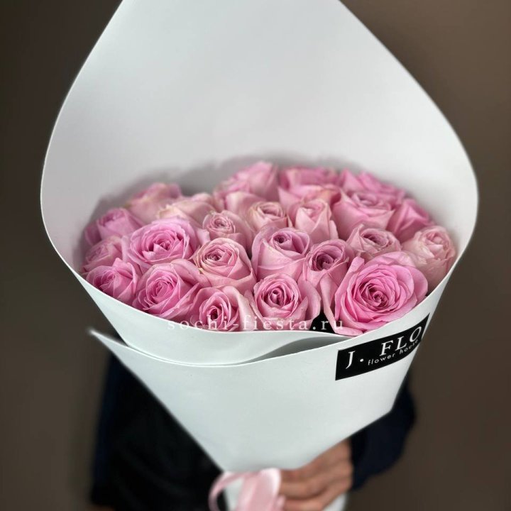 25 розовых роз в Долгопрудном
