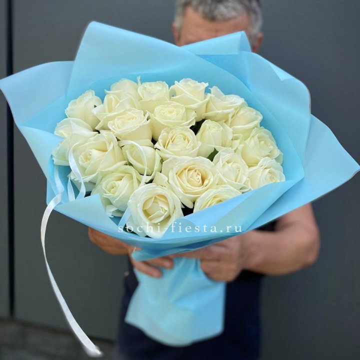 21 белая роза в Долгопрудном