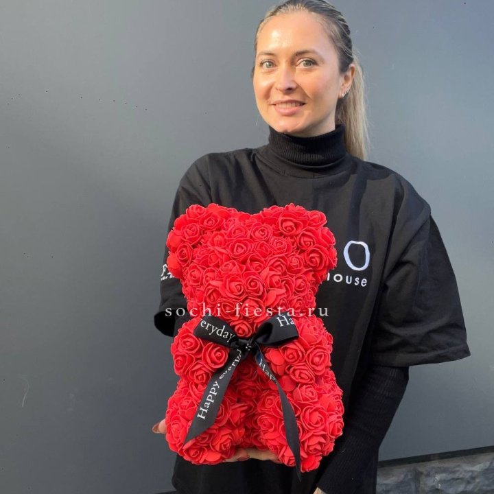 Медведь из роз красный в Долгопрудном